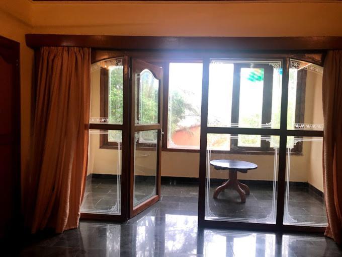 Sea Breeze Beach Resort Mahabalipuram Exteriör bild