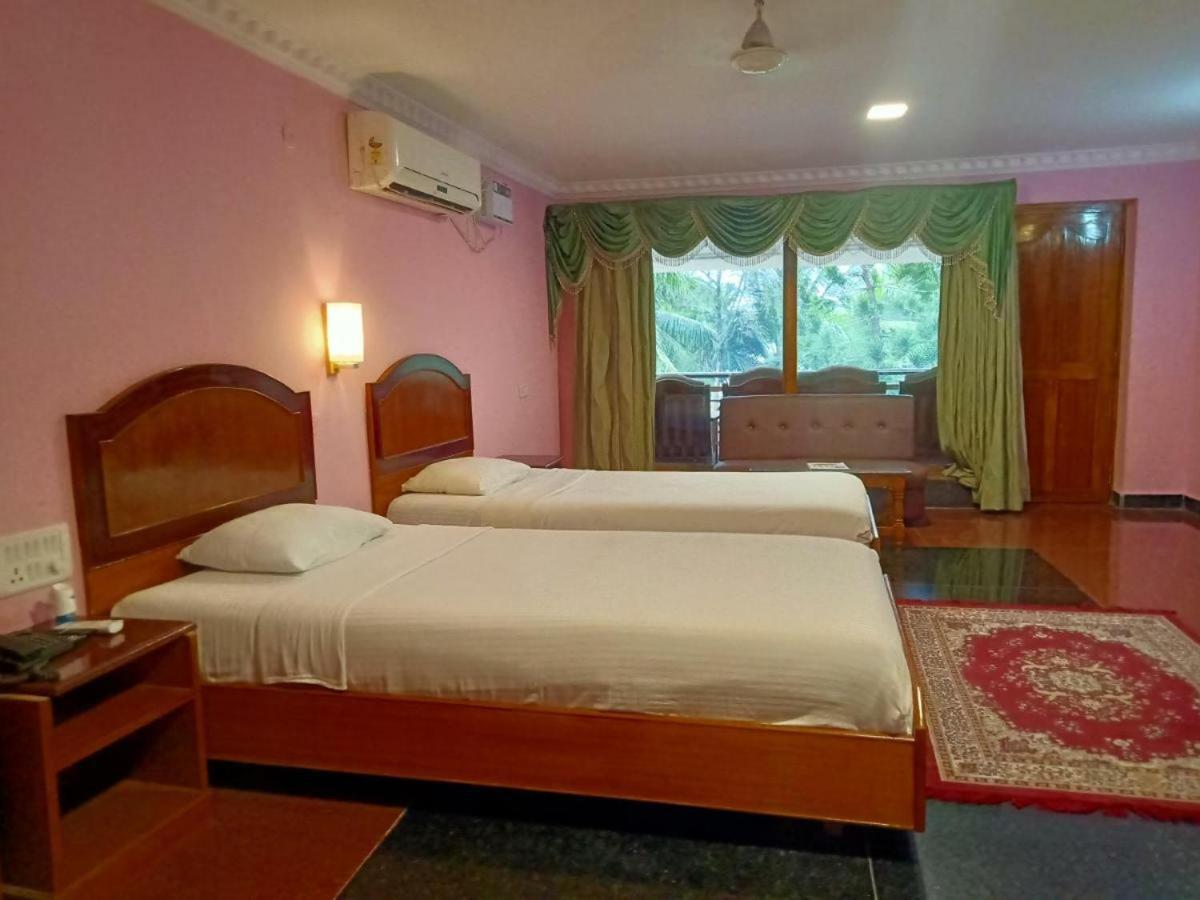 Sea Breeze Beach Resort Mahabalipuram Exteriör bild
