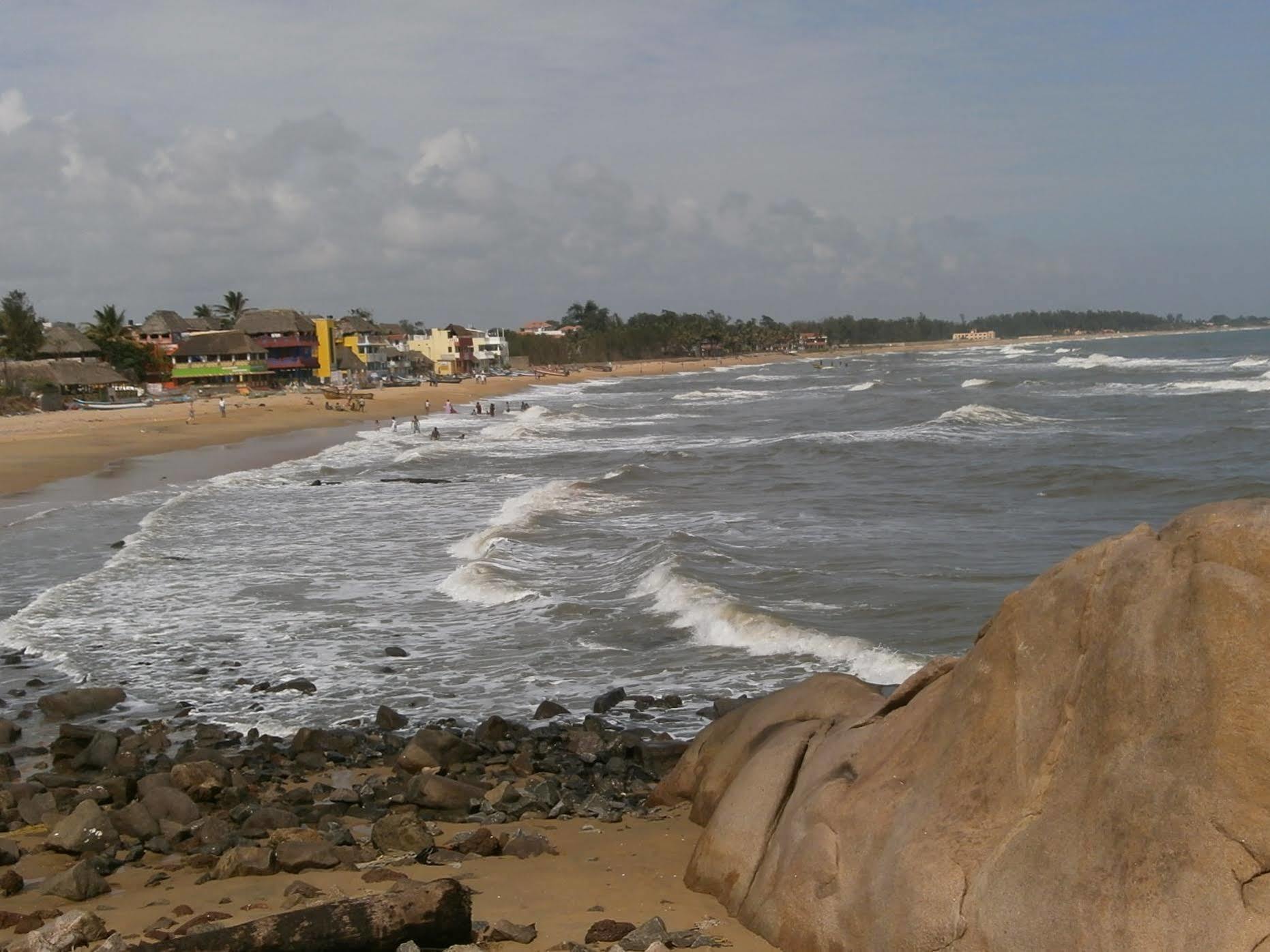 Sea Breeze Beach Resort Mahabalipuram Exteriör bild